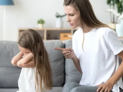 50 Ting, Som Narcissistiske Mødre Siger Til Deres Børn