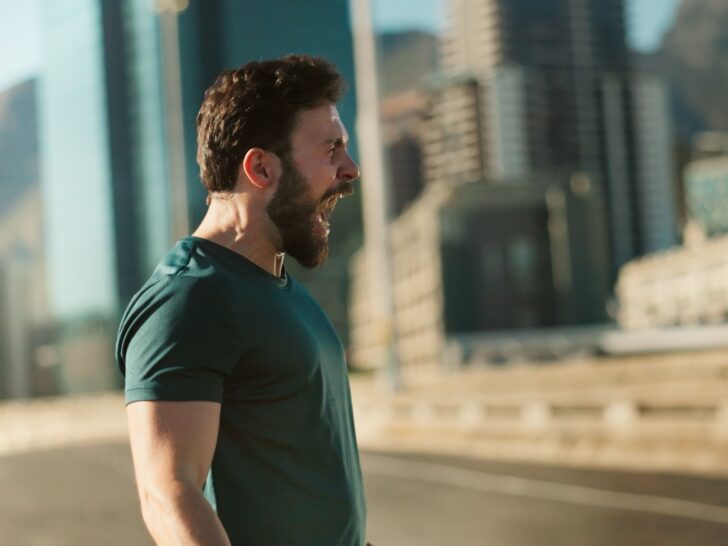 5 ting der kan få en narcissist til at miste grebet om dig