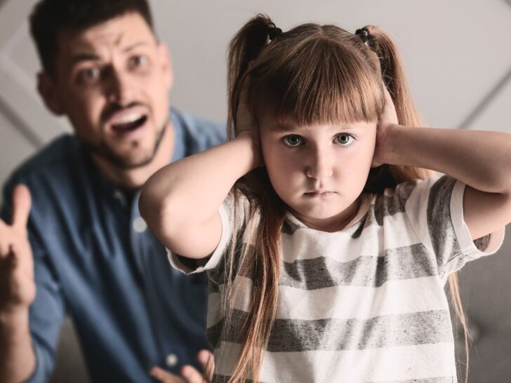 12 bizarre måder narcissister behandler børn på