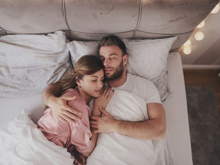 Det sker der, når du sover ved siden af din partner hver nat