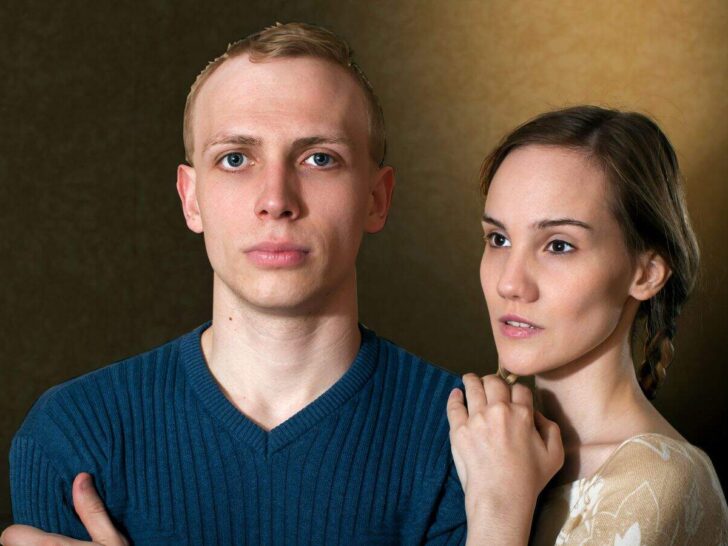 Narcissister lever ofte i pseudo-forhold – sådan føles det indefra