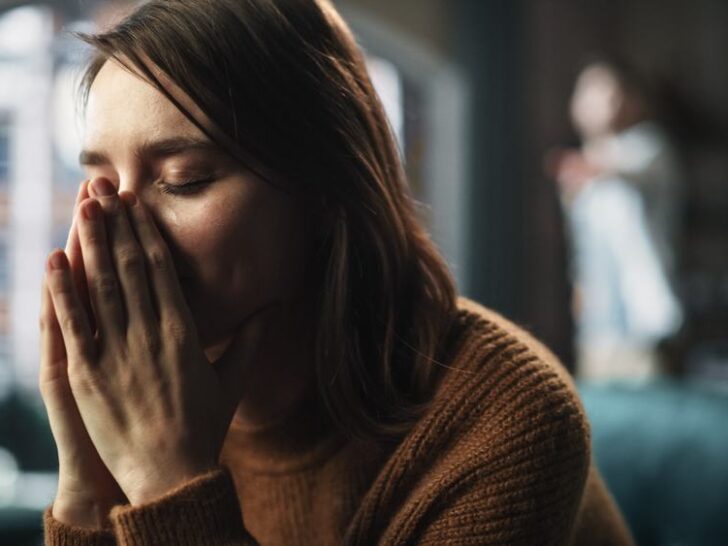 Sådan afslutter narcissister forhold – og hvorfor det gør så ondt